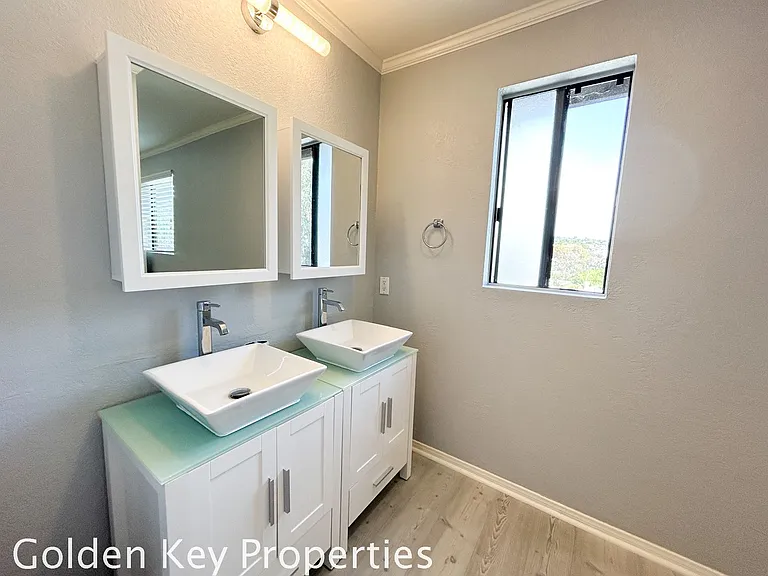 2372 Altisma Way #B — Photo 26