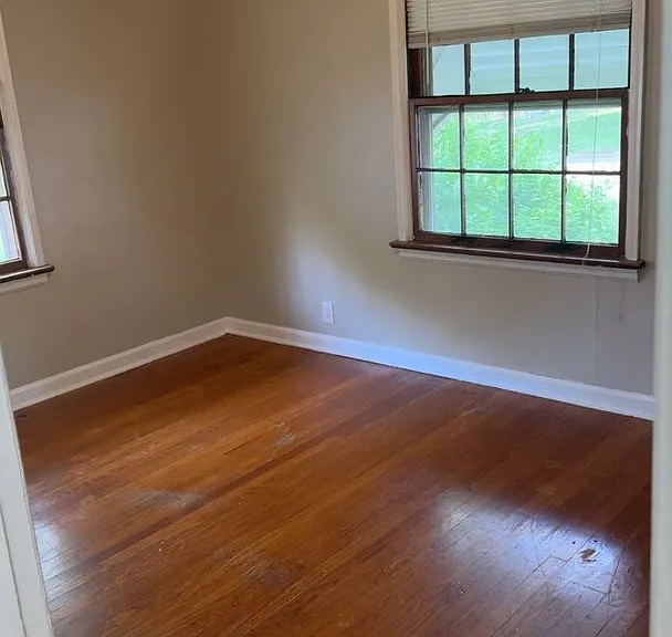 1906 Bainbridge Dr — Photo 8