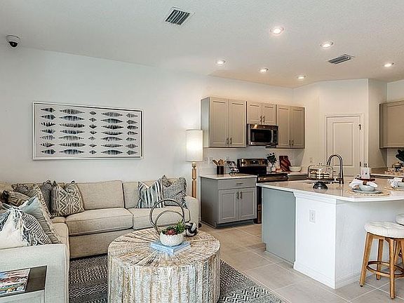 4th image of 312 River Front Way