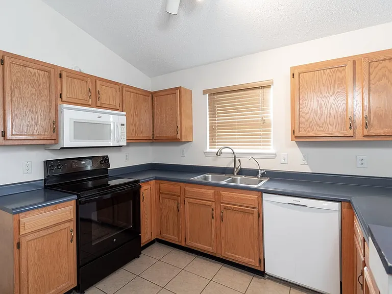 11968 Locus Ln — Photo 20