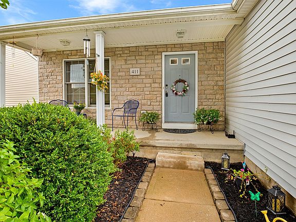 2nd image of 411 Belfair Dr