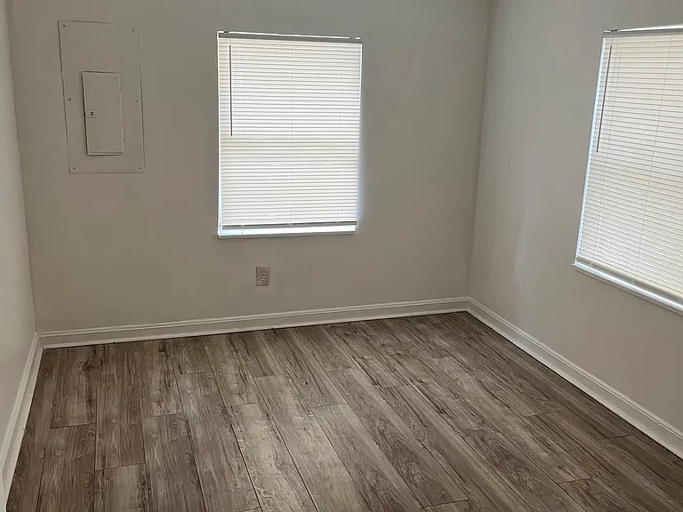 5242 Wabash Blvd — Photo 5