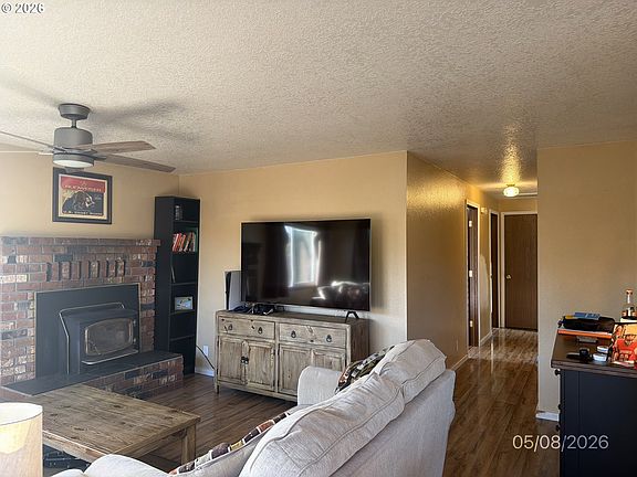 5th image of 1086 Lewis St