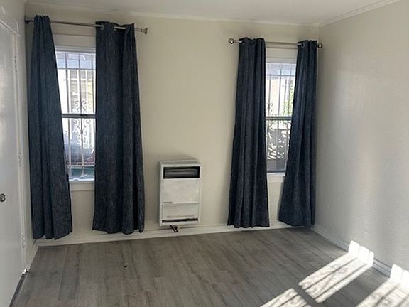 4th image of 8330 S Figueroa St #457