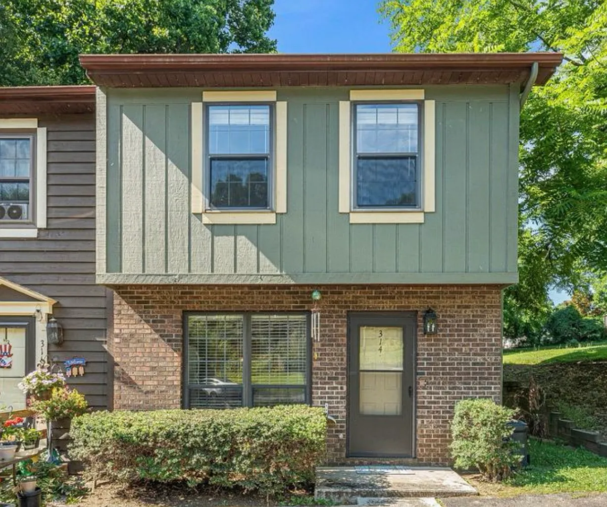 314 Old Hendersonville Hwy — Photo 1