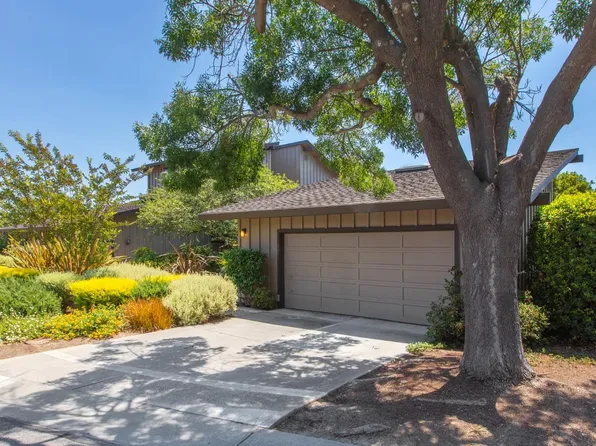 22 Hallmark Cir, Menlo Park, CA 94025