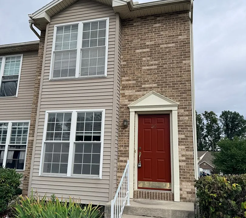 30-33 Eastwick Ln