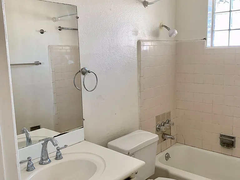 7107 N 53rd Ave — Photo 25