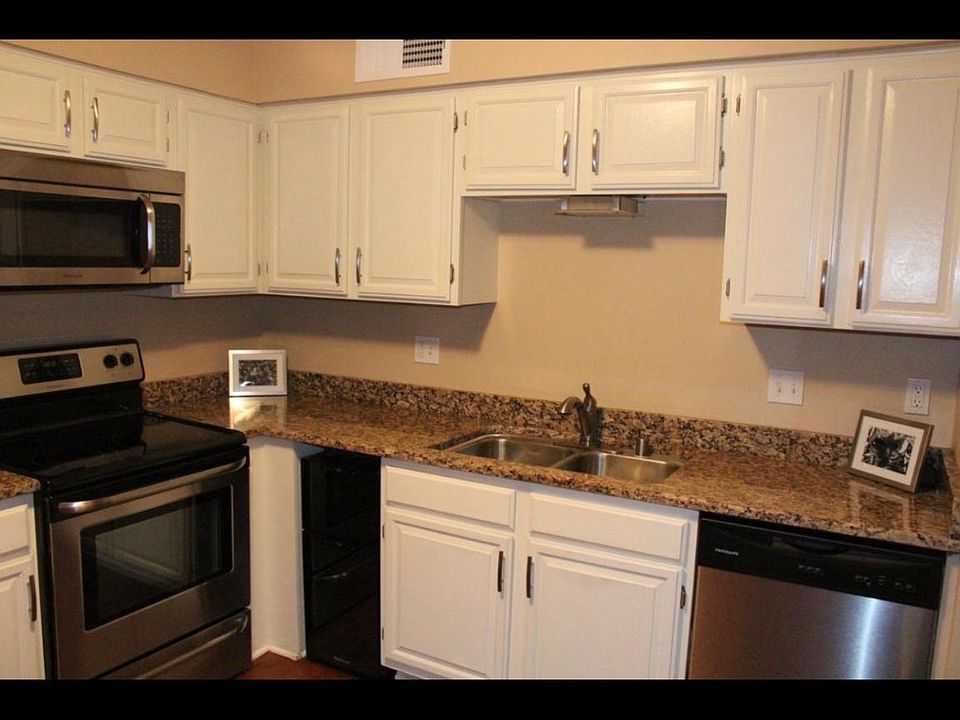 1st image of 3942 N Oakland Ave Unit 129