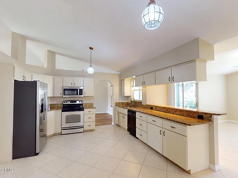 3620 Whisperwood Cir — Photo 3