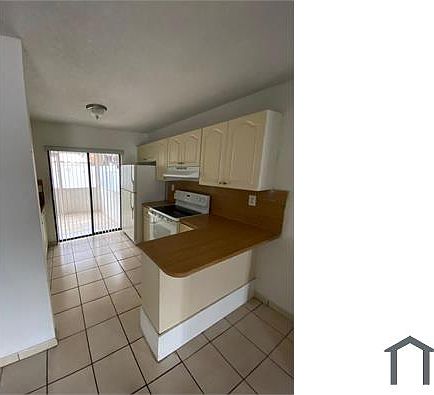 4th image of 2740 W 63rd St APT 104