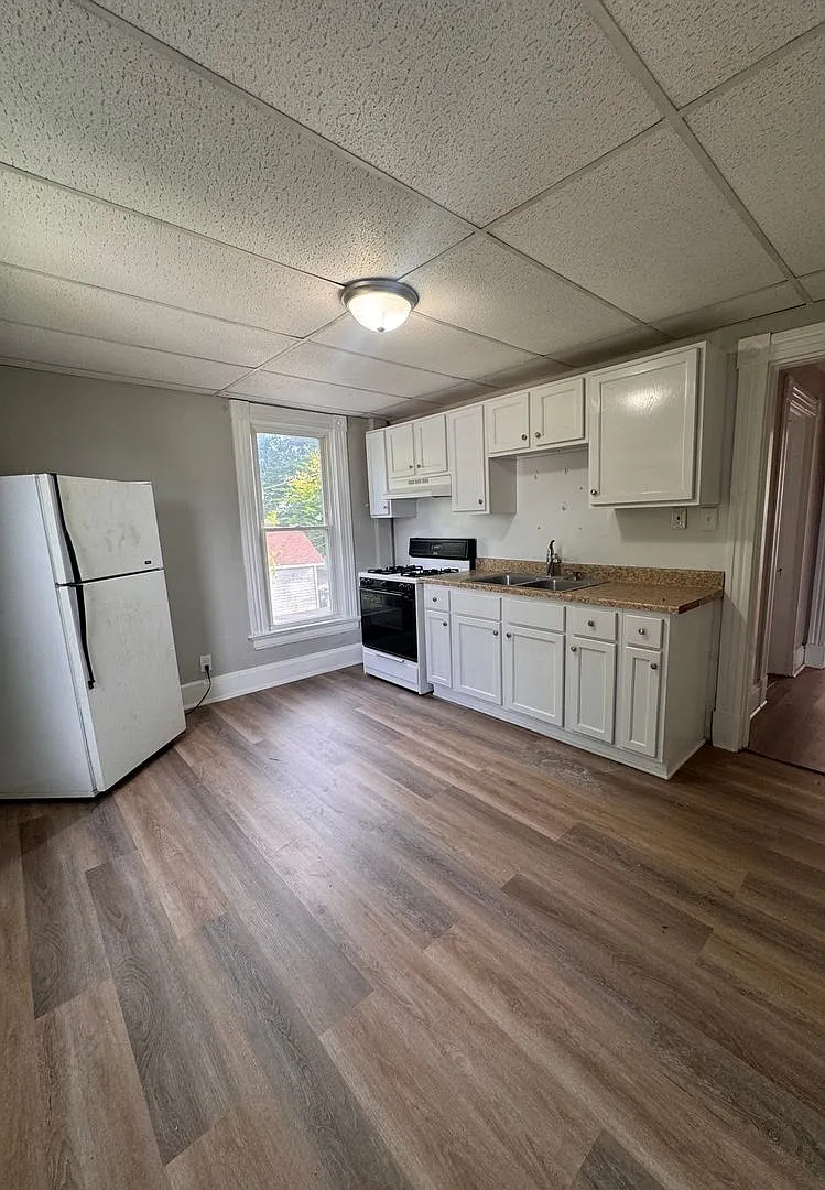 324 Liberty Avenue — Photo 4