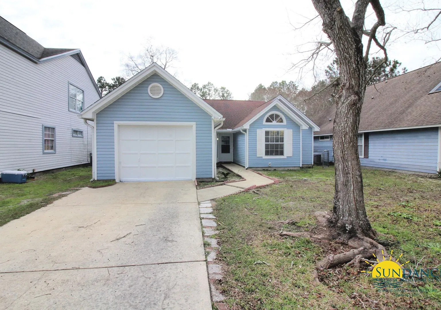 Beautiful 3 Bedroom Home in Fort Walton! — Photo 1
