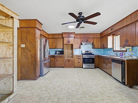 2nd image of 810 Patch St