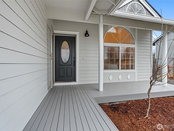 3rd image of 1117 124th Street Ct E