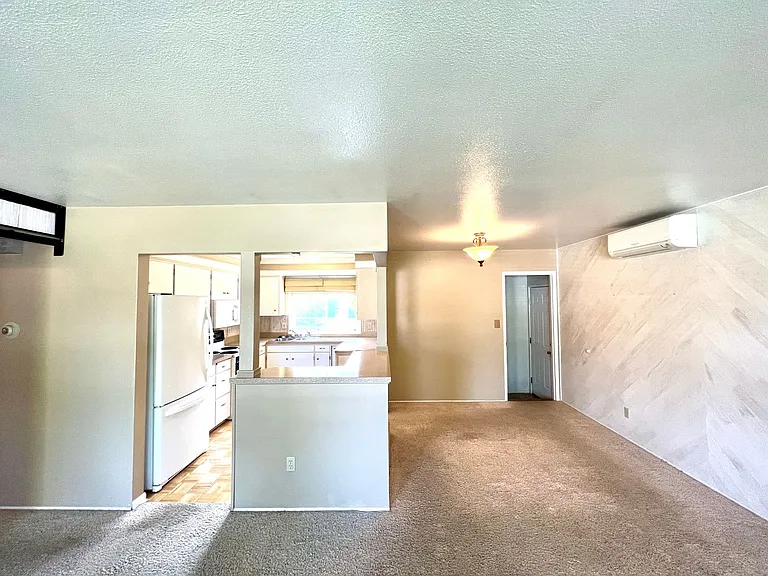 136 Fairway Dr — Photo 8
