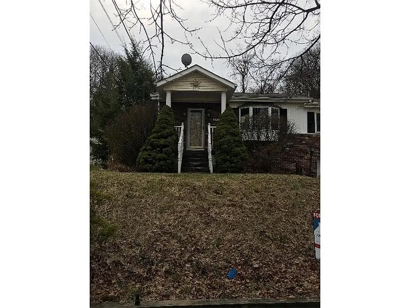 157 McGovern Blvd photo 1