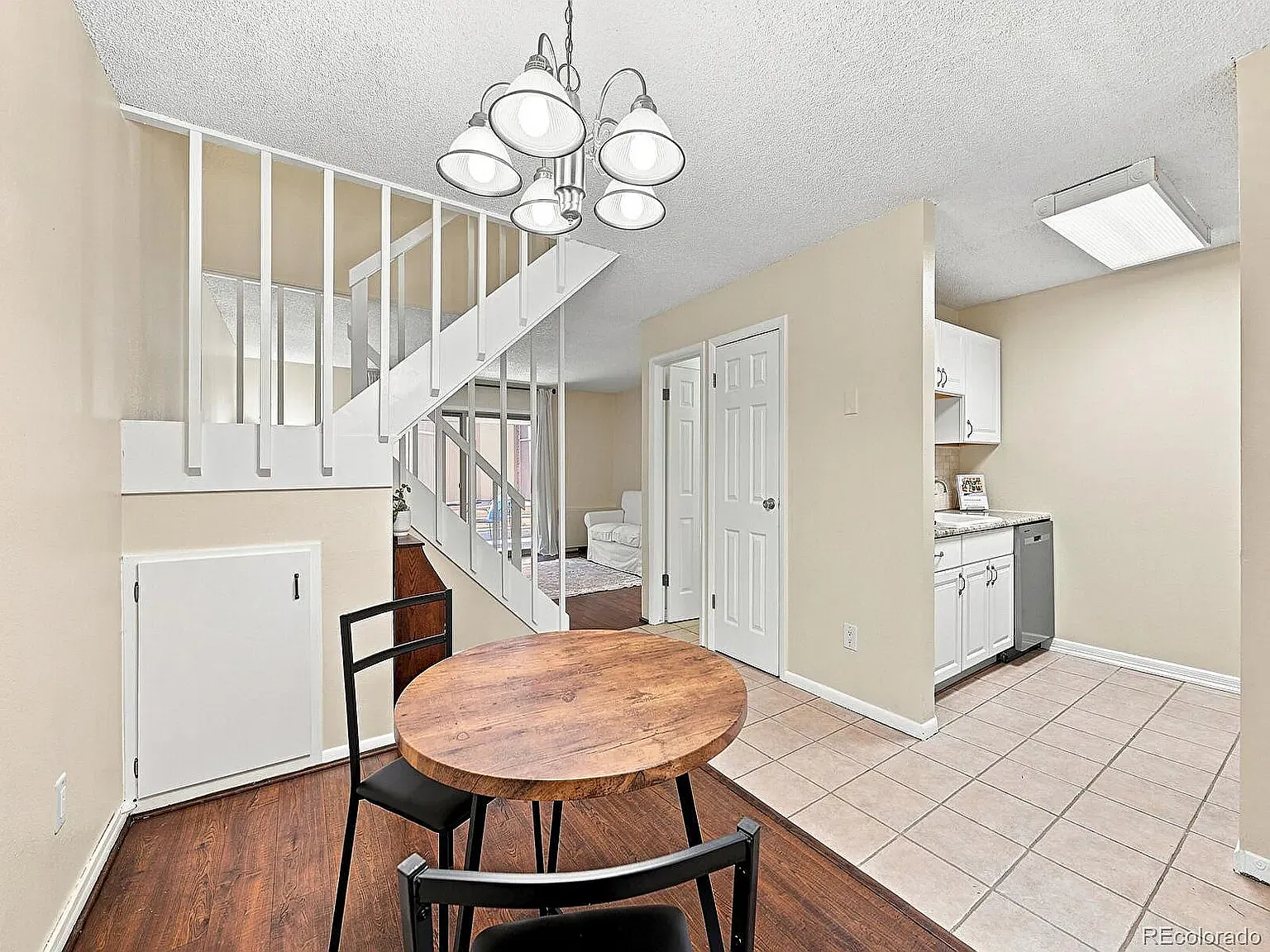 2 bed, 1.5 bath, 1102 sqft, $2,300 — Photo 4
