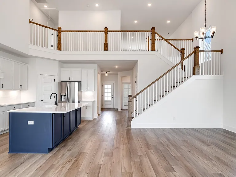 253 Gulfstream Dr — Photo 2