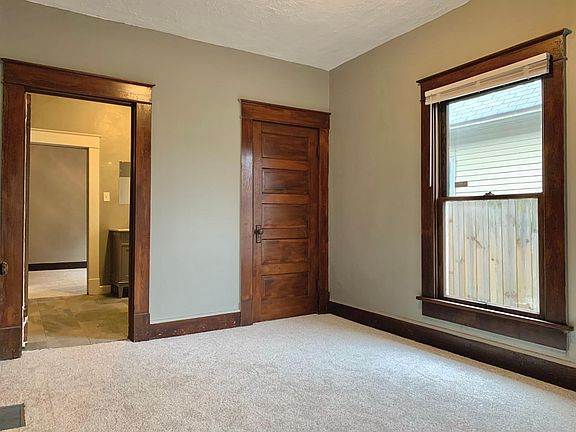 4th image of 1942 N Dearborn St