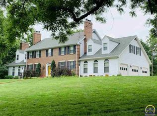 424 SW Westchester Rd, Topeka, KS 66606