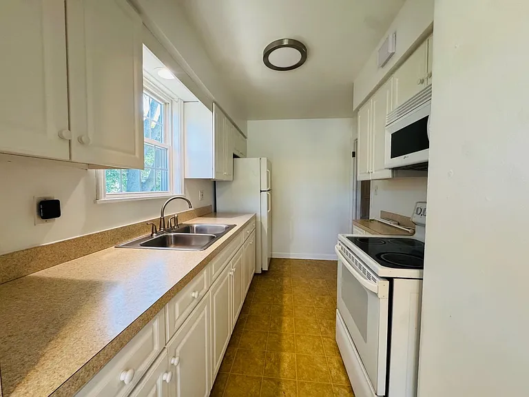 3679 Warren Road, Cleveland, OH 44111 — Photo 9