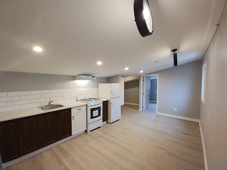 4 Garland St #4 — Photo 7