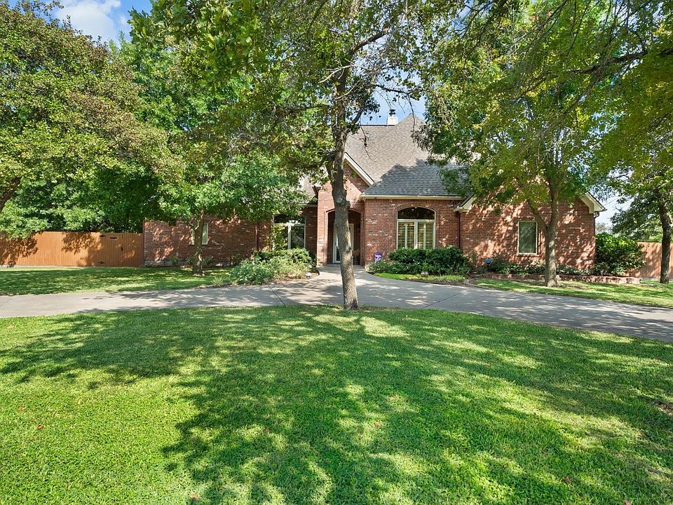 1st image of 105 Greenbriar