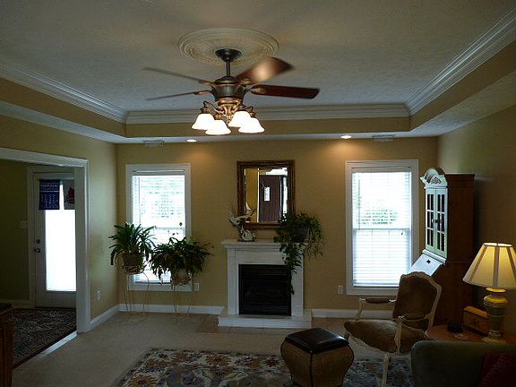 4th image of 4801 Carlsbad Ln