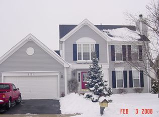 2131 Edinburgh Ln, Aurora, IL 60504