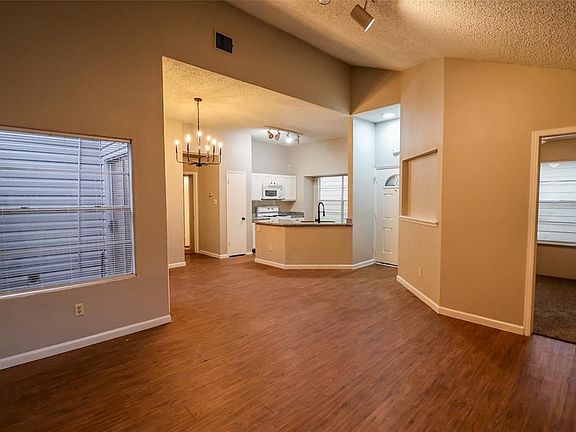 4th image of 18638 N Lyford Dr
