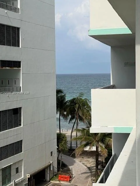 Sea Air Towers Condo — Photo 3
