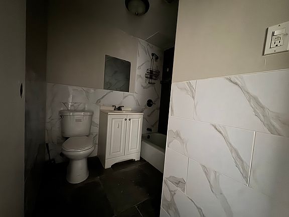5th image of 100-205 Benton St