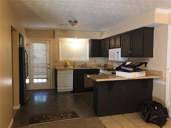 5th image of 230 Grayland Ct