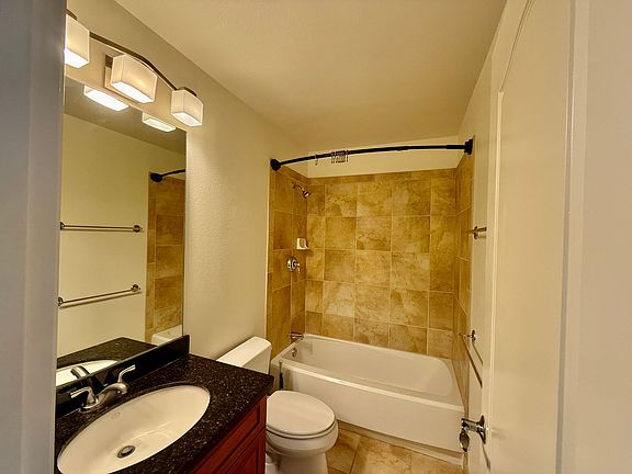 4th image of 92-1085 Koio Dr APT C