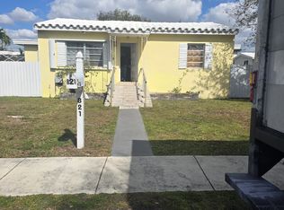 821 Wren Ave, Miami Springs, FL 33166