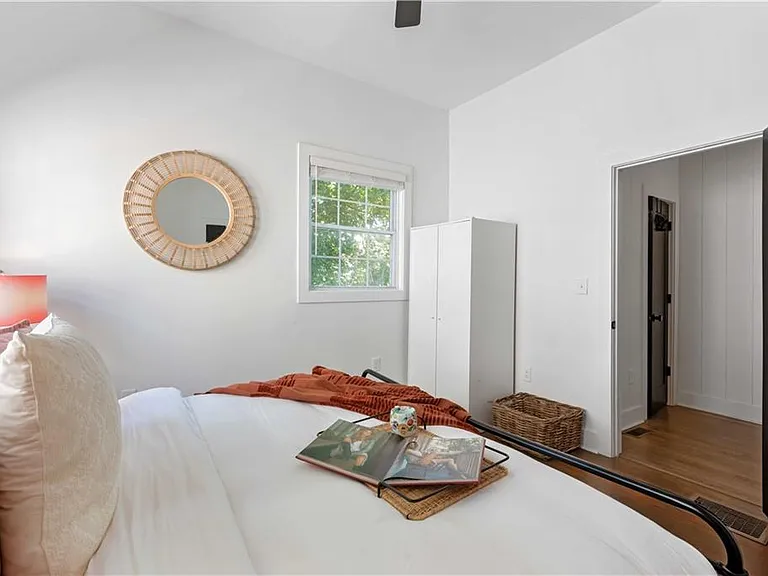 538 Winton Ter NE #A — Photo 7