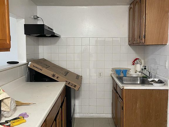 5th image of 483 N Gannon Ave Floor 1