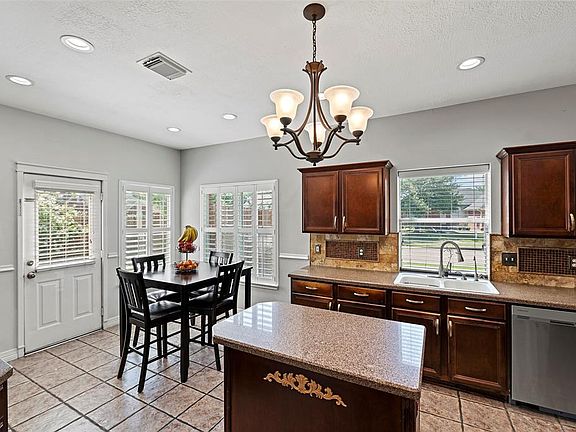 3rd image of 8910 Starlamp Lane