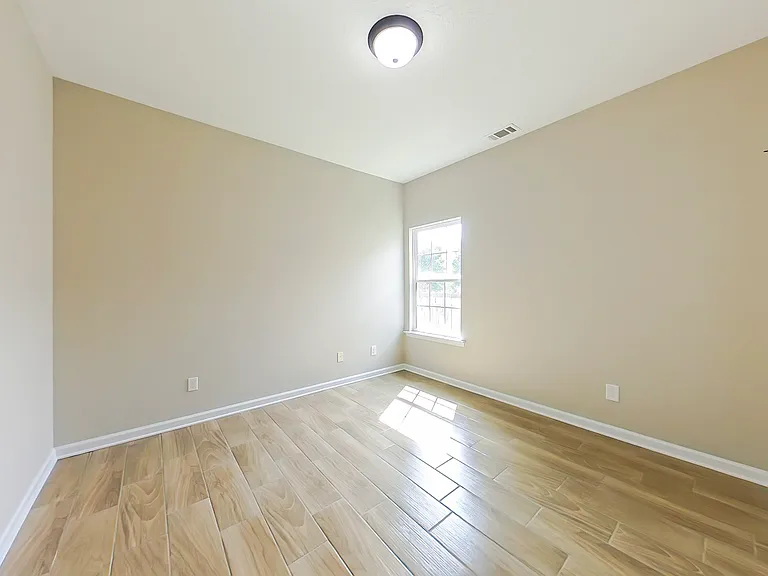 760 Keyes Dr — Photo 21