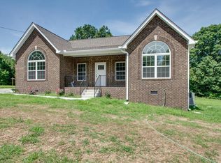 131 Robin Hood Dr, Dickson, TN 37055