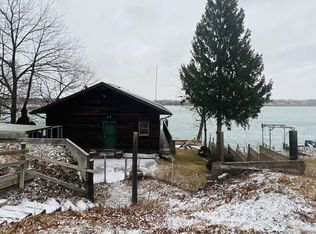 2669 River Rd, Marysville, MI 48040