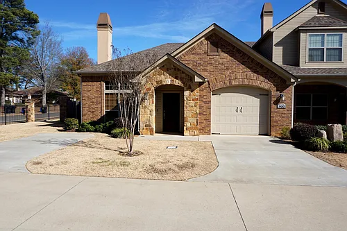 902 Kincaid Pl Photo 1