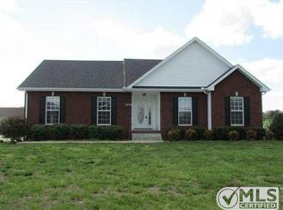 1619 Leaf Ln, Ashland City, TN 37015