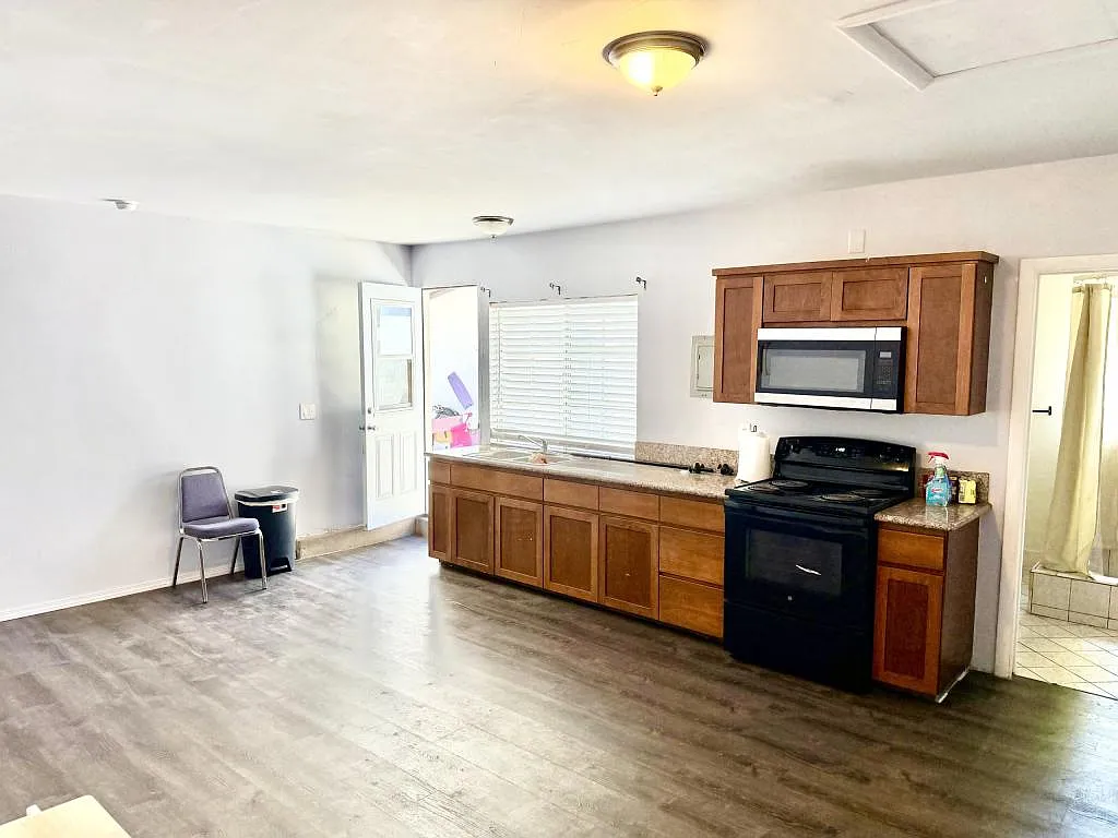 5730 Aguila Ave — Photo 2
