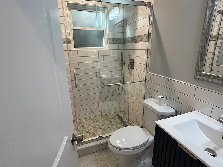 919 N Winchester Ave #1F — Photo 4