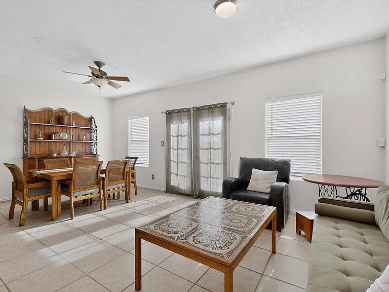 226 Sierra Pl NE — Photo 17