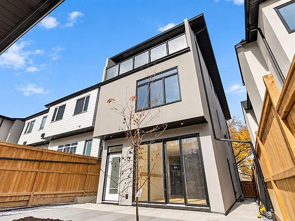 3rd image of 615 N 55th Ave SW