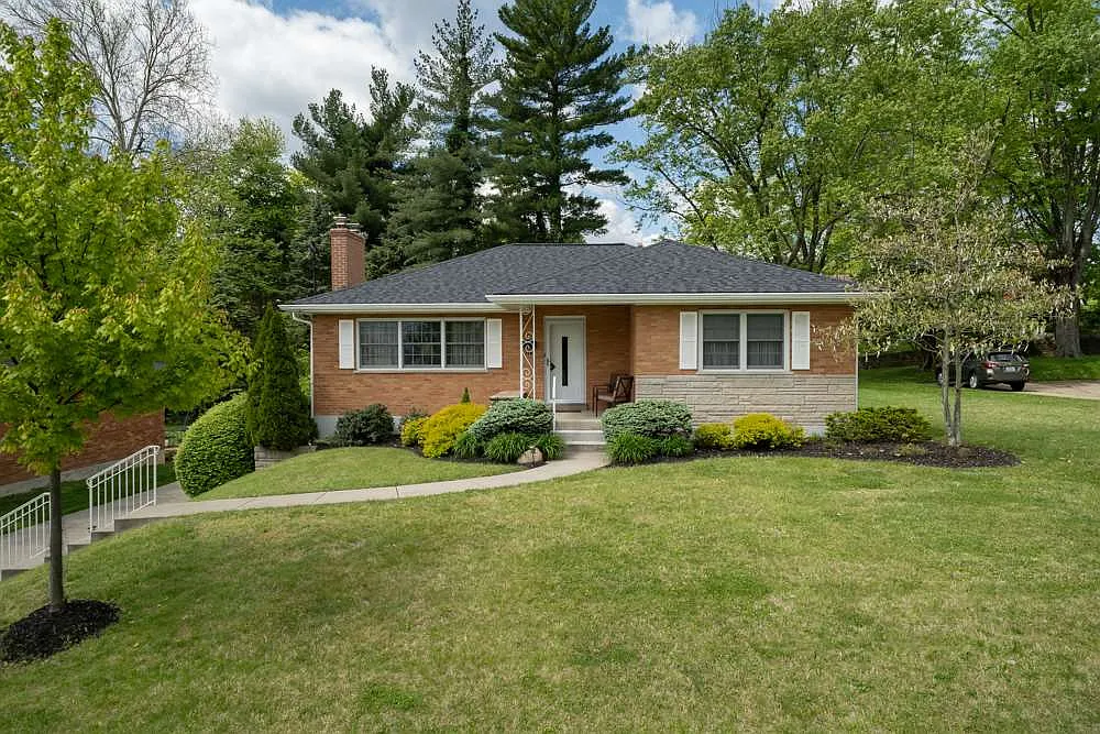 313 Hazelwood Dr photo 1