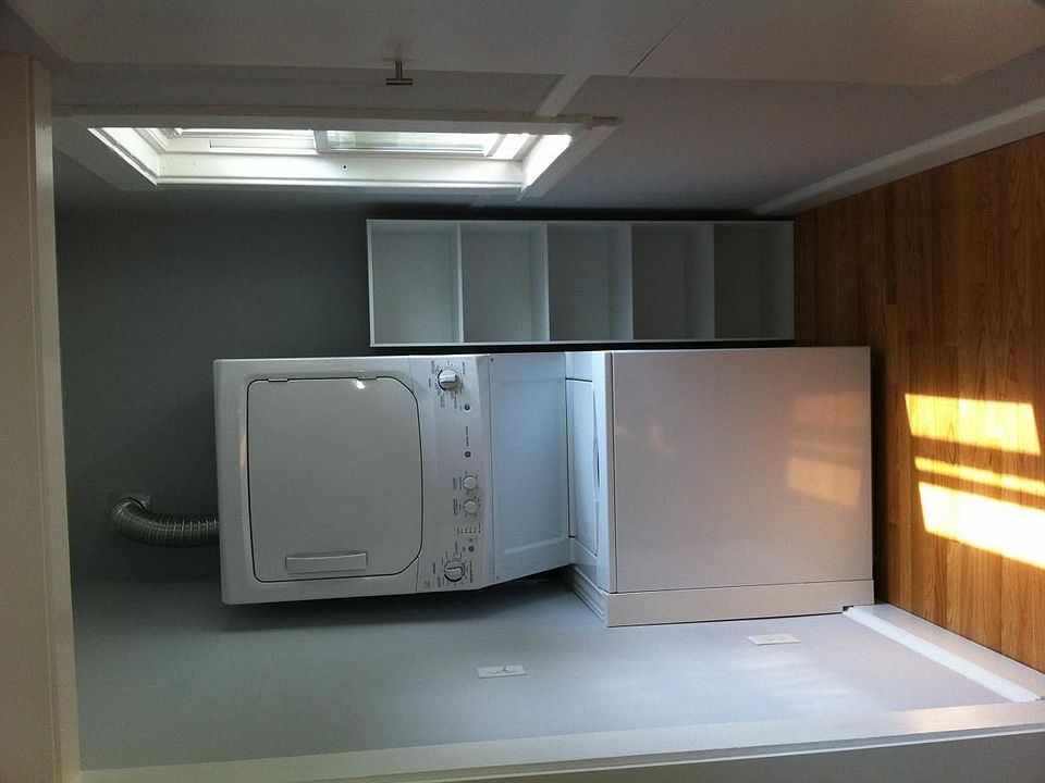 2nd image of 27 Primrose St #1